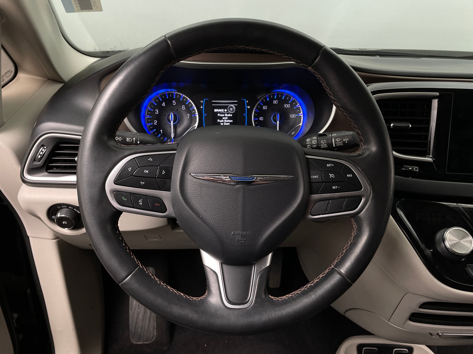 Thumbnail: 2017 Chrysler Pacifica - 4