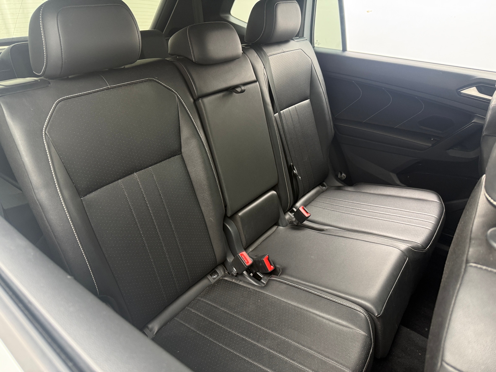 Thumbnail: 2023 Volkswagen Tiguan - 5