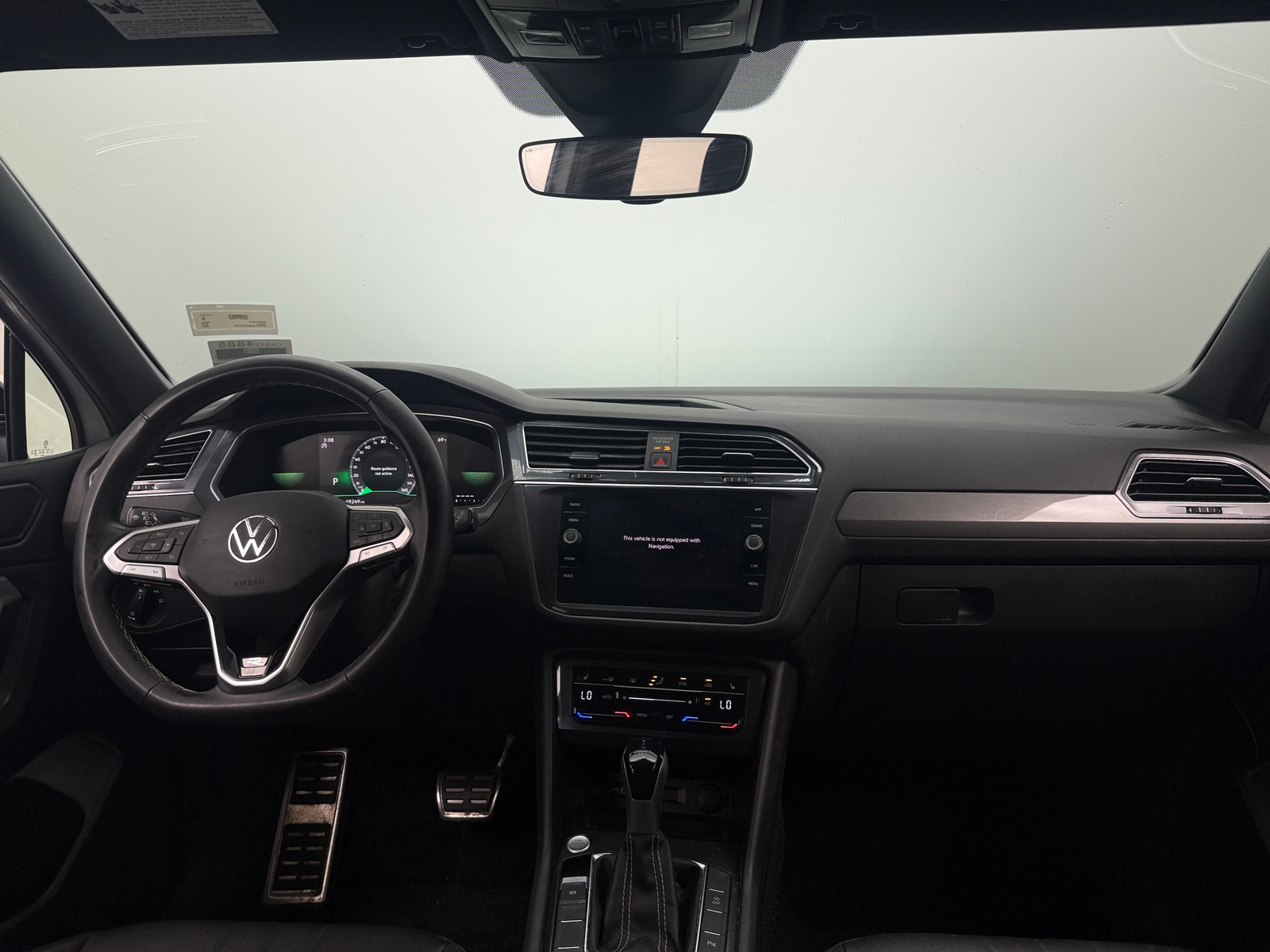 Thumbnail: 2023 Volkswagen Tiguan - 2