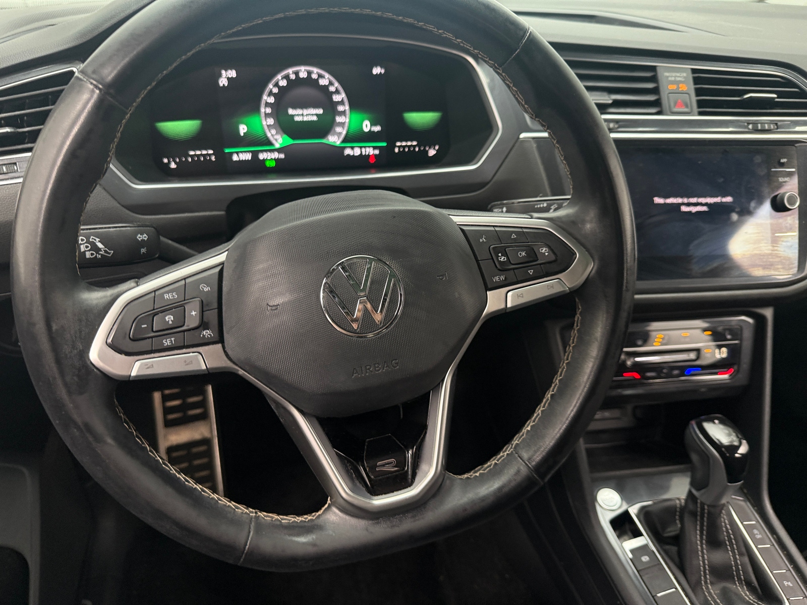 Thumbnail: 2023 Volkswagen Tiguan - 4