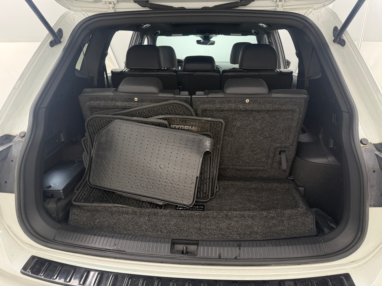 Thumbnail: 2023 Volkswagen Tiguan - 6