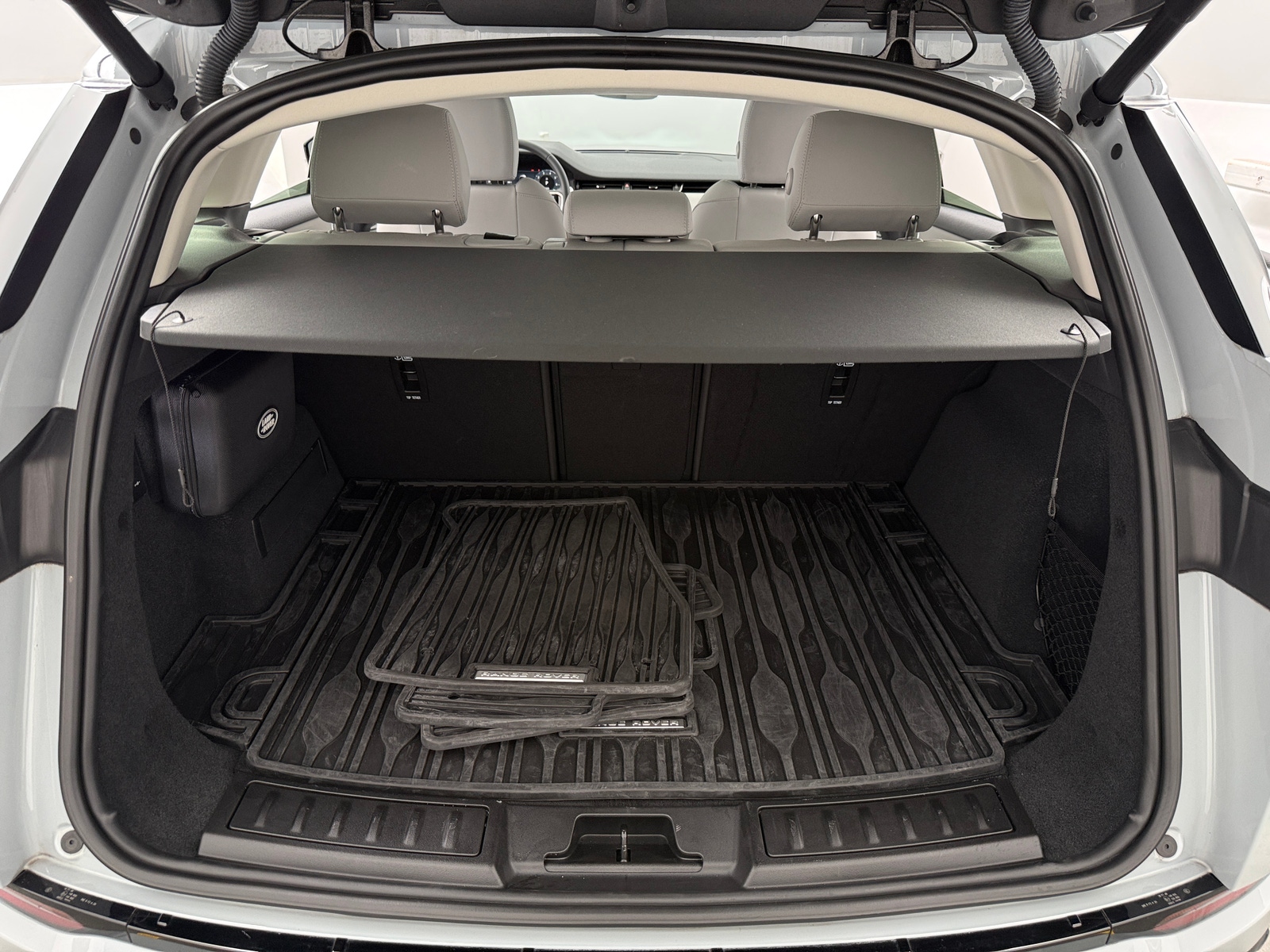 Thumbnail: 2025 Land Rover Range Rover Evoque - 6