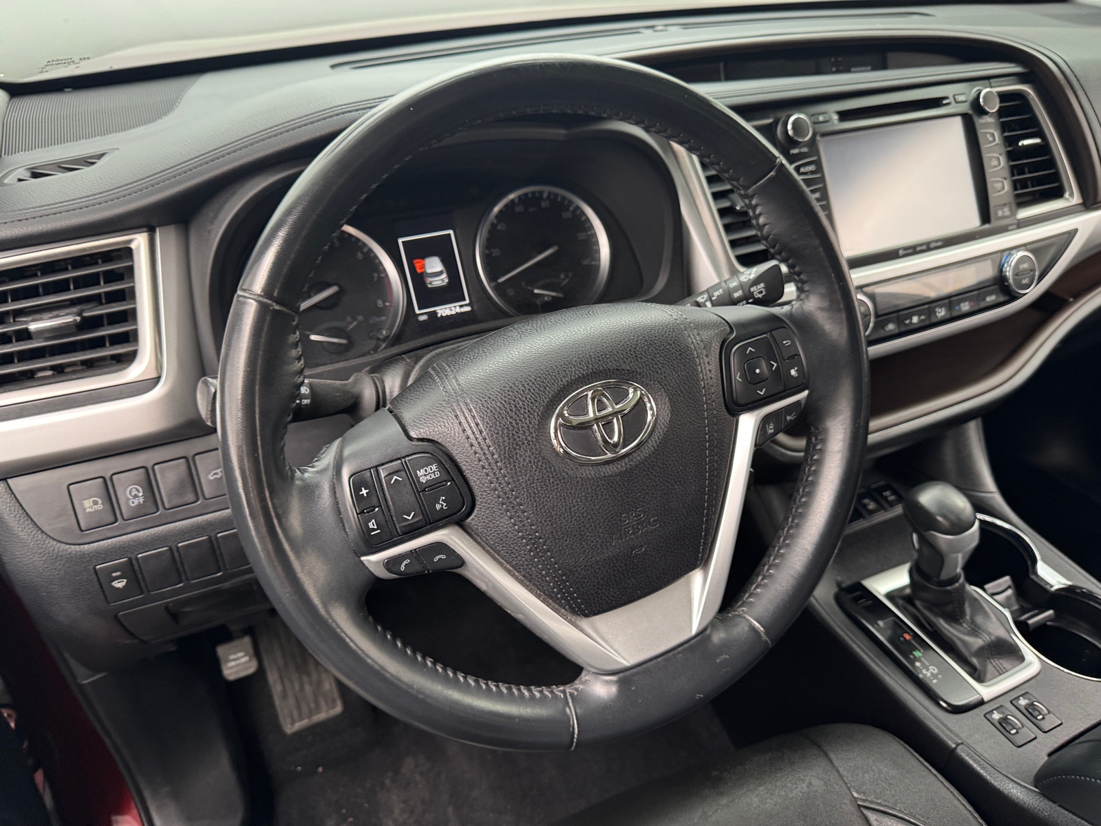 Thumbnail: 2017 Toyota Highlander - 4