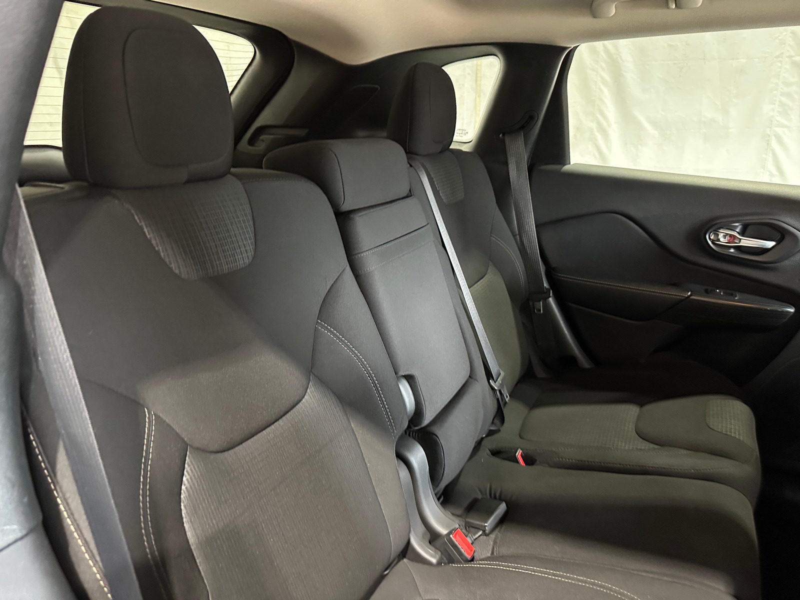 Thumbnail: 2016 Jeep Cherokee - 6