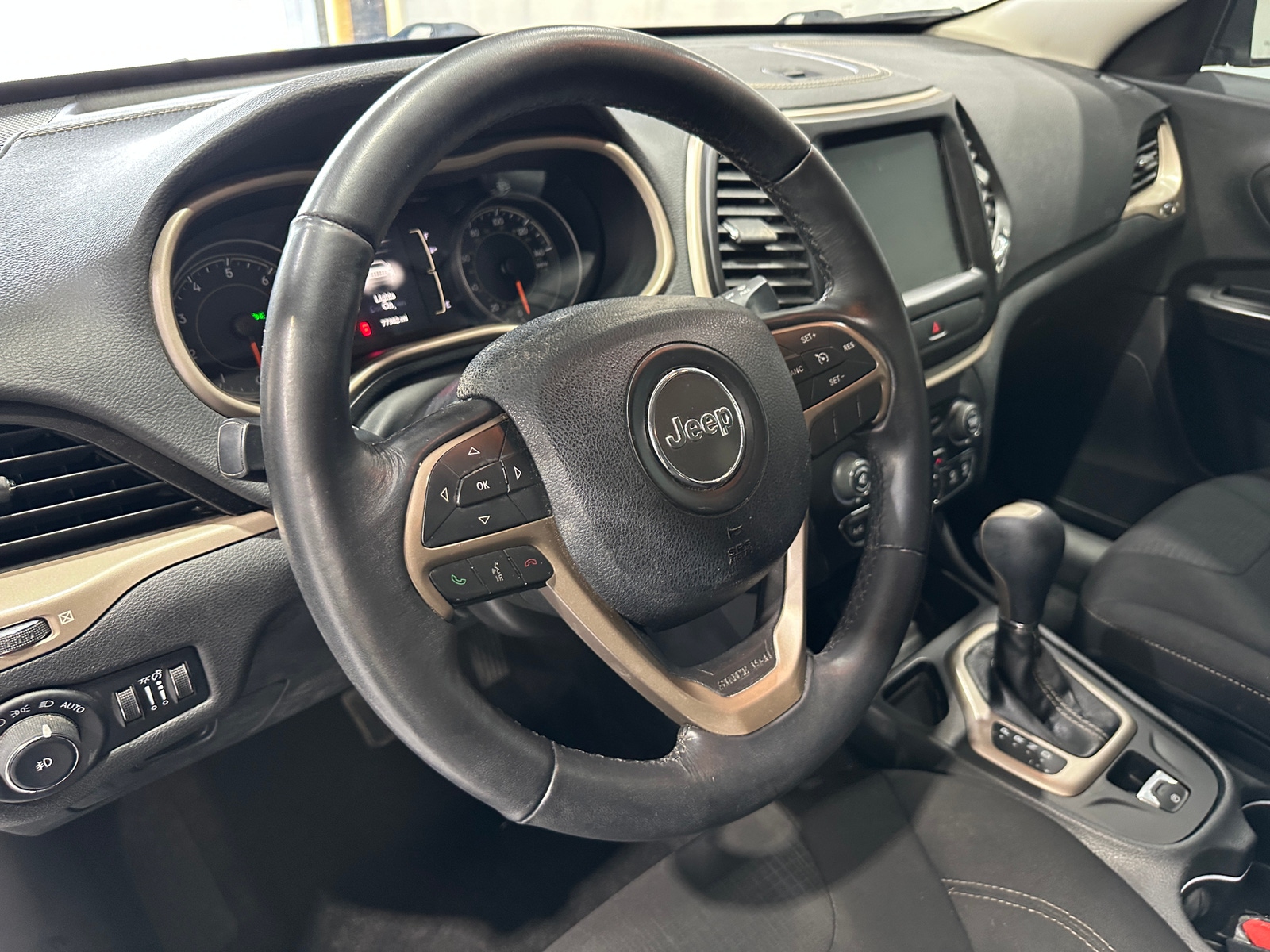 Thumbnail: 2016 Jeep Cherokee - 5