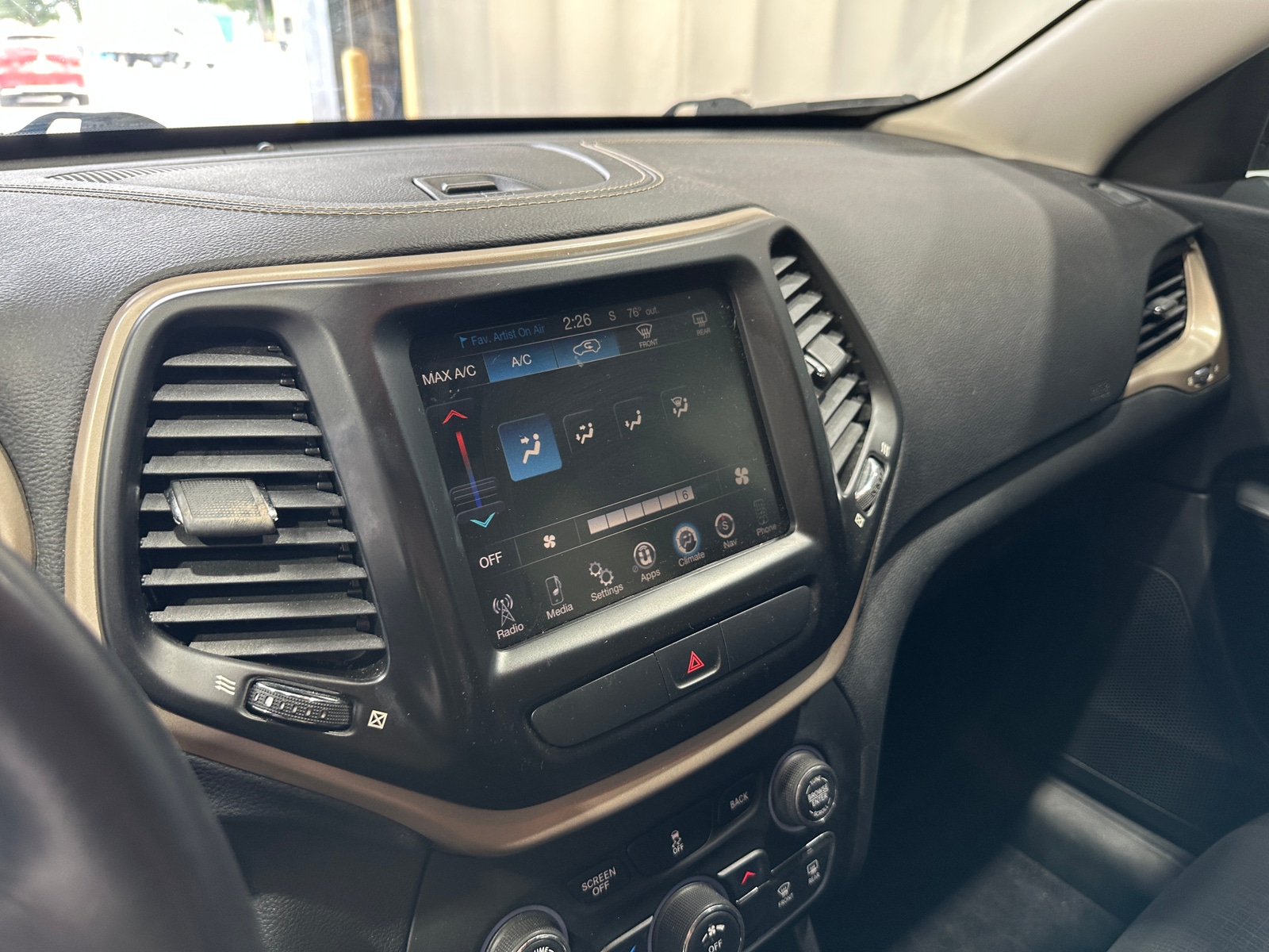 Thumbnail: 2016 Jeep Cherokee - 4