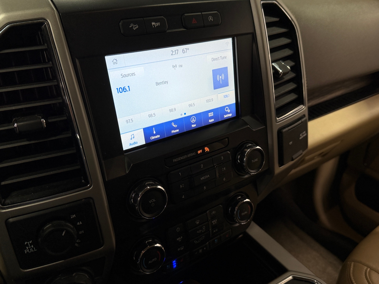 Thumbnail: 2019 Ford Econoline - 3