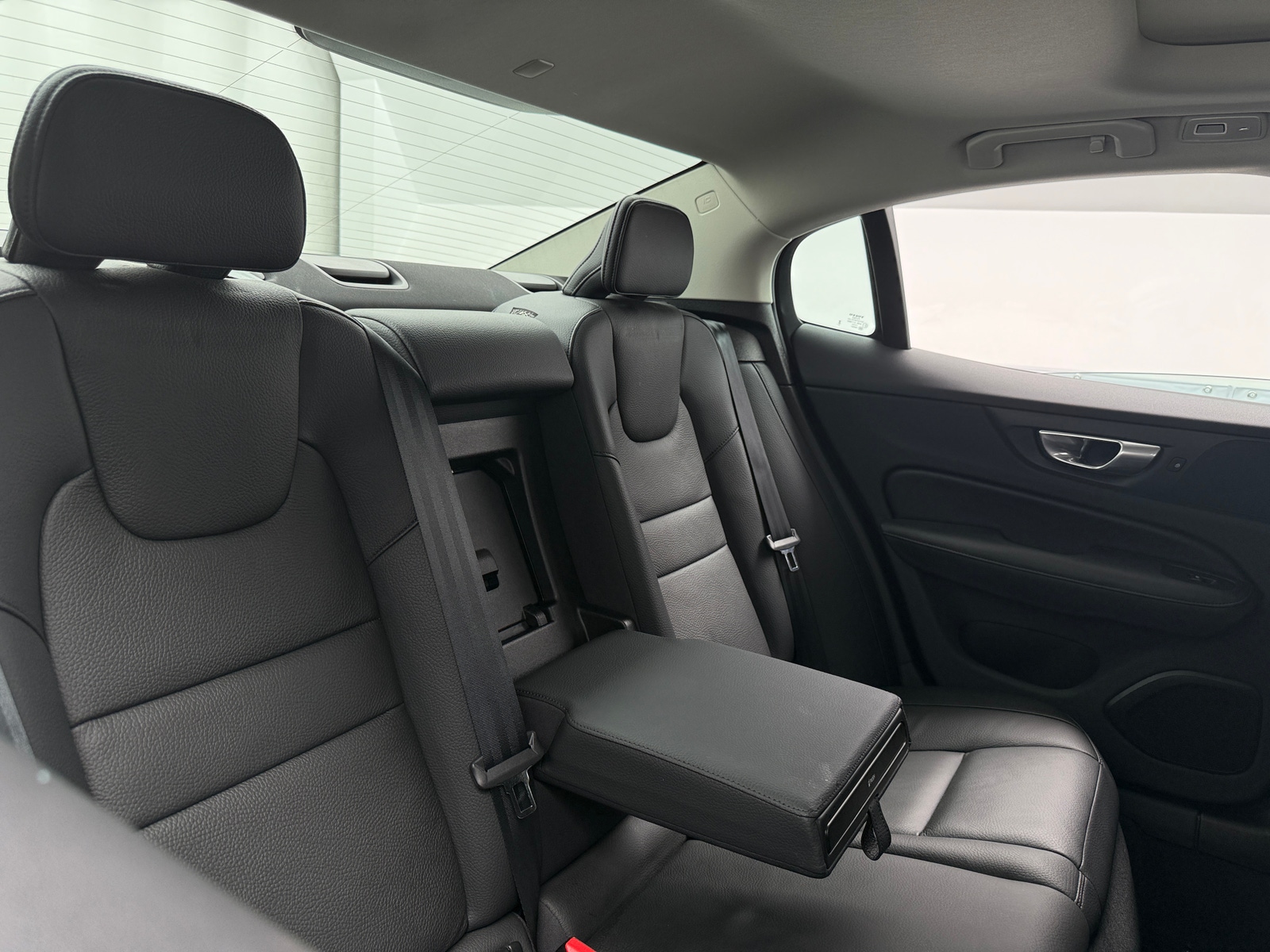 Thumbnail: 2024 Volvo S60 - 5