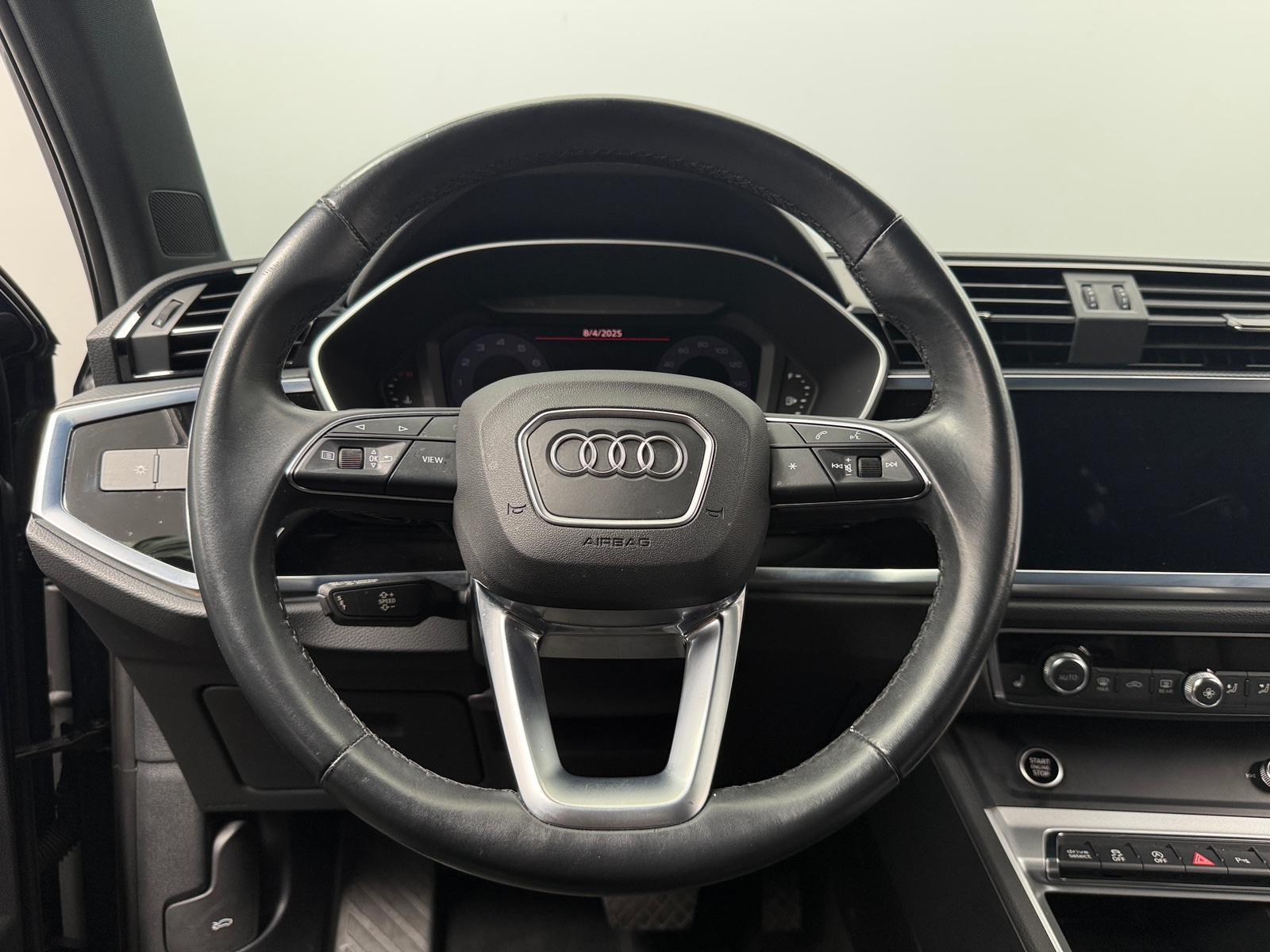 Thumbnail: 2021 Audi Q3 - 4