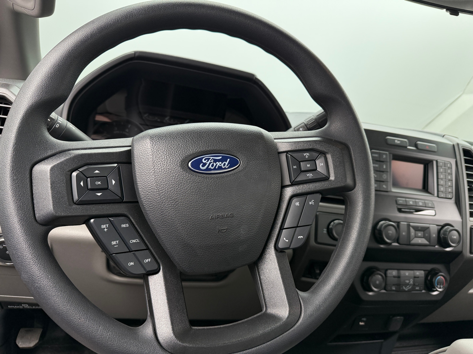 Thumbnail: 2022 Ford Econoline - 4