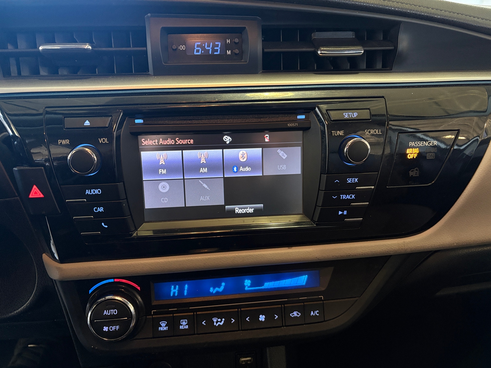 Thumbnail: 2016 Toyota Corolla - 4