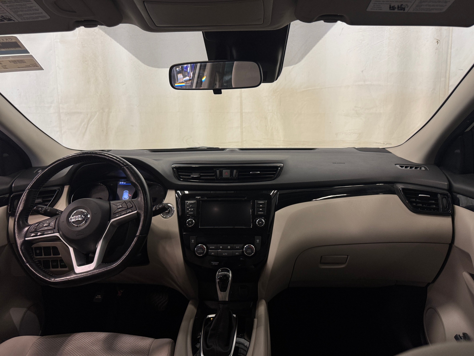 Thumbnail: 2022 Nissan Rogue Sport - 3
