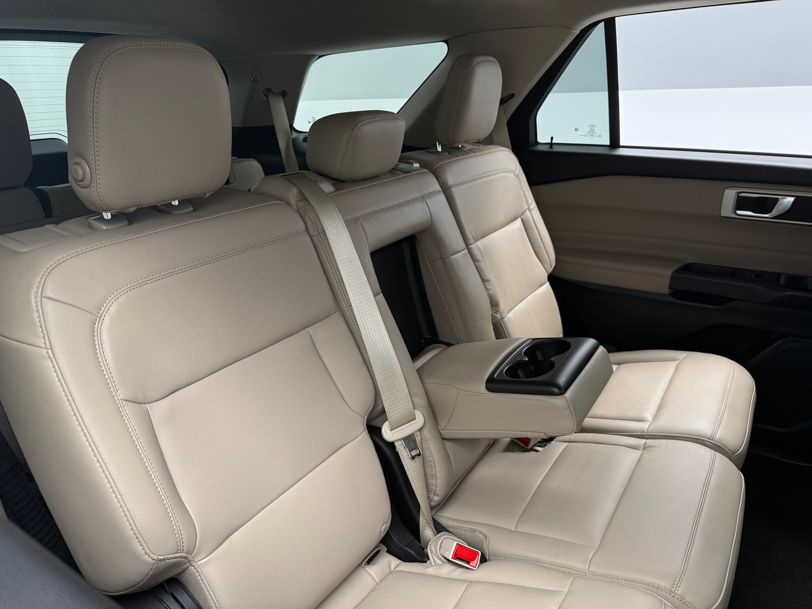 Thumbnail: 2020 Ford Explorer - 6