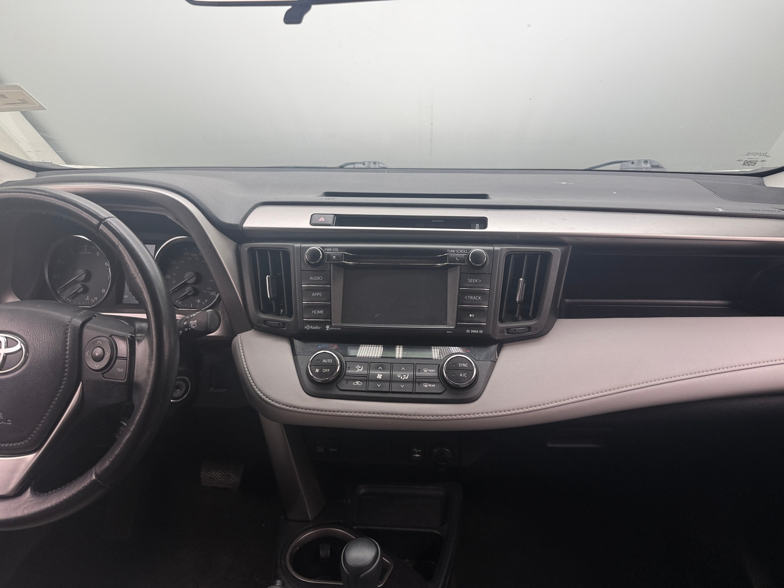 Thumbnail: 2016 Toyota RAV4 - 3