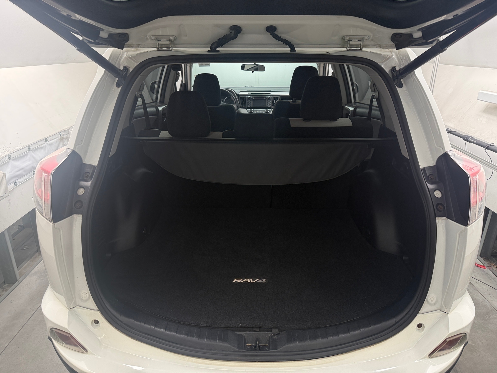 Thumbnail: 2016 Toyota RAV4 - 7