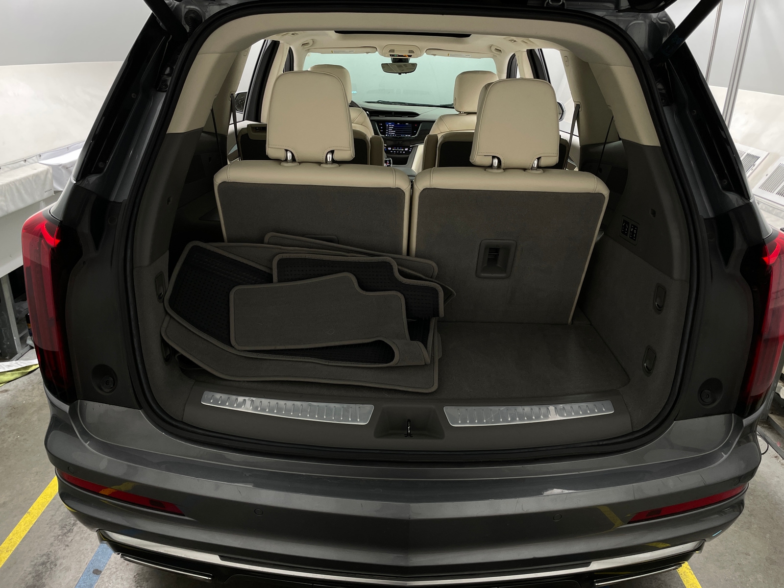 Thumbnail: 2020 Cadillac XT6 - 6