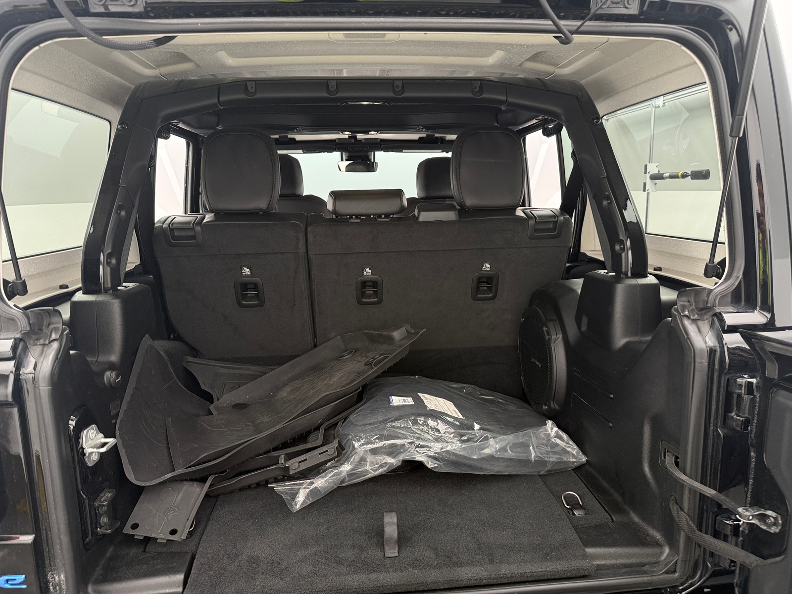 Thumbnail: 2023 Jeep Wrangler - 6