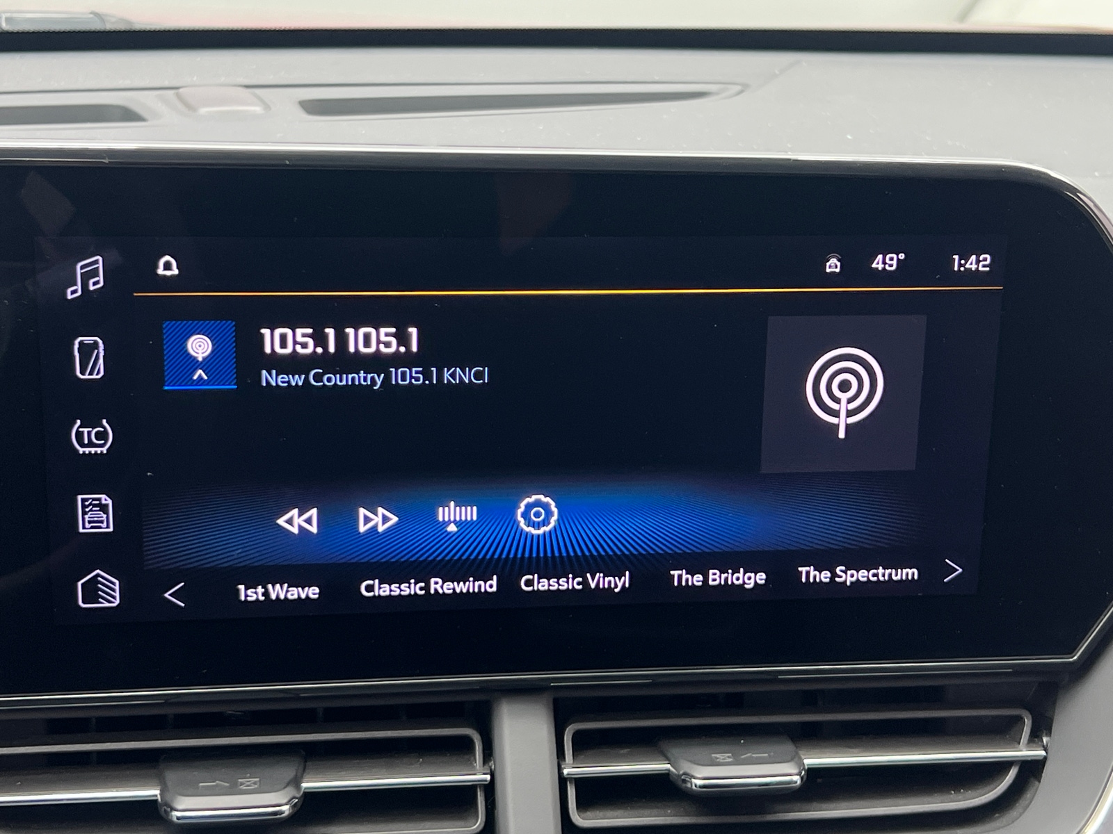 Thumbnail: 2025 Chevrolet Trax - 3