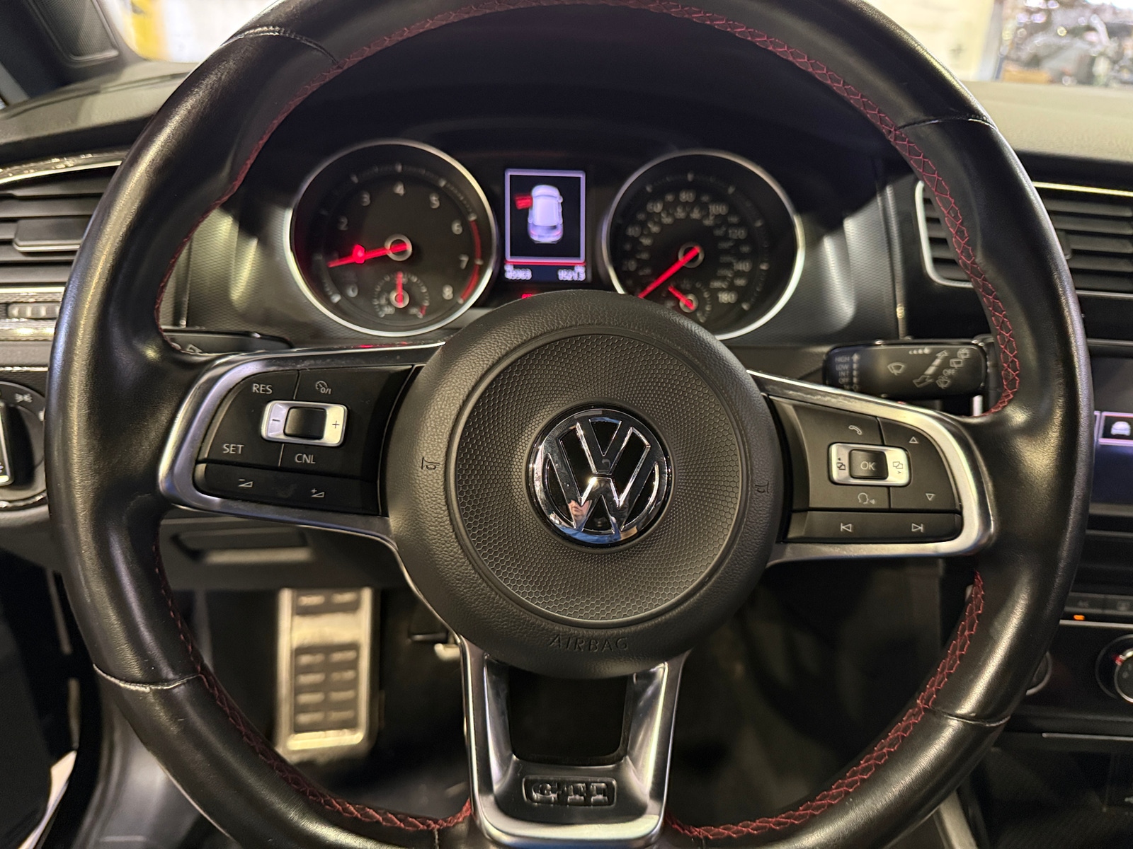 Thumbnail: 2017 Volkswagen Golf - 5