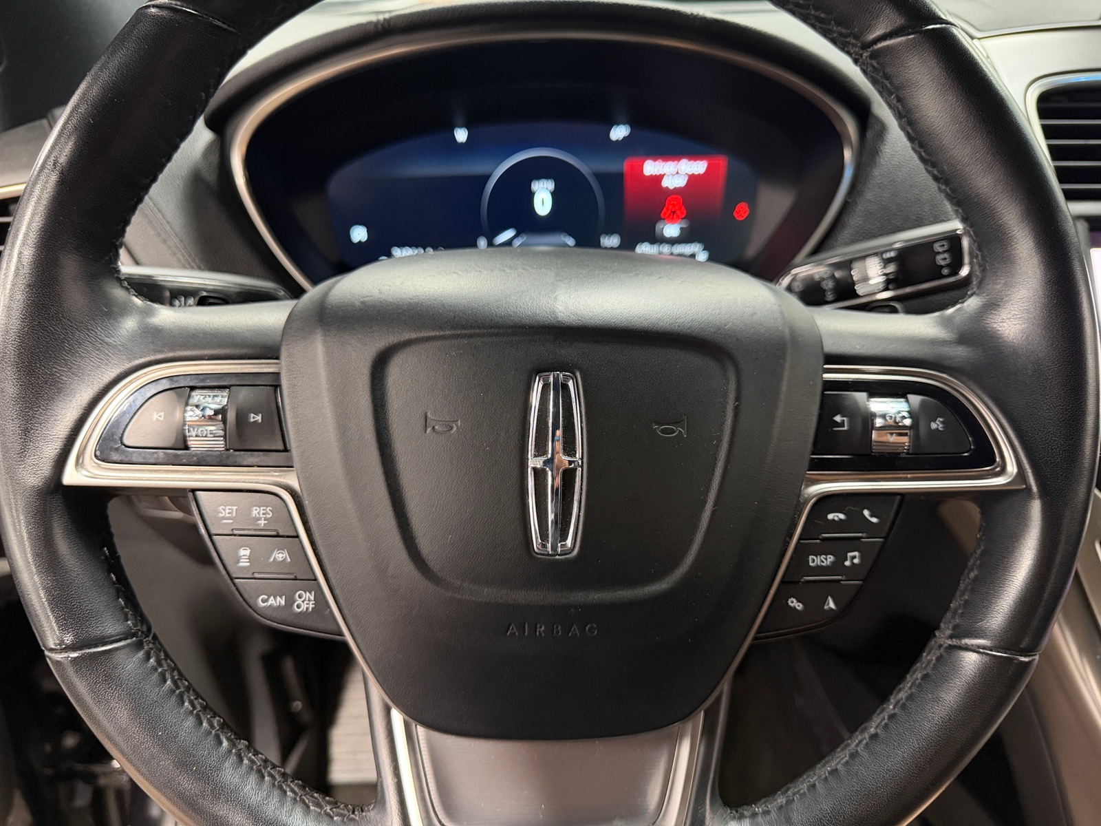Thumbnail: 2019 Lincoln Nautilus - 4