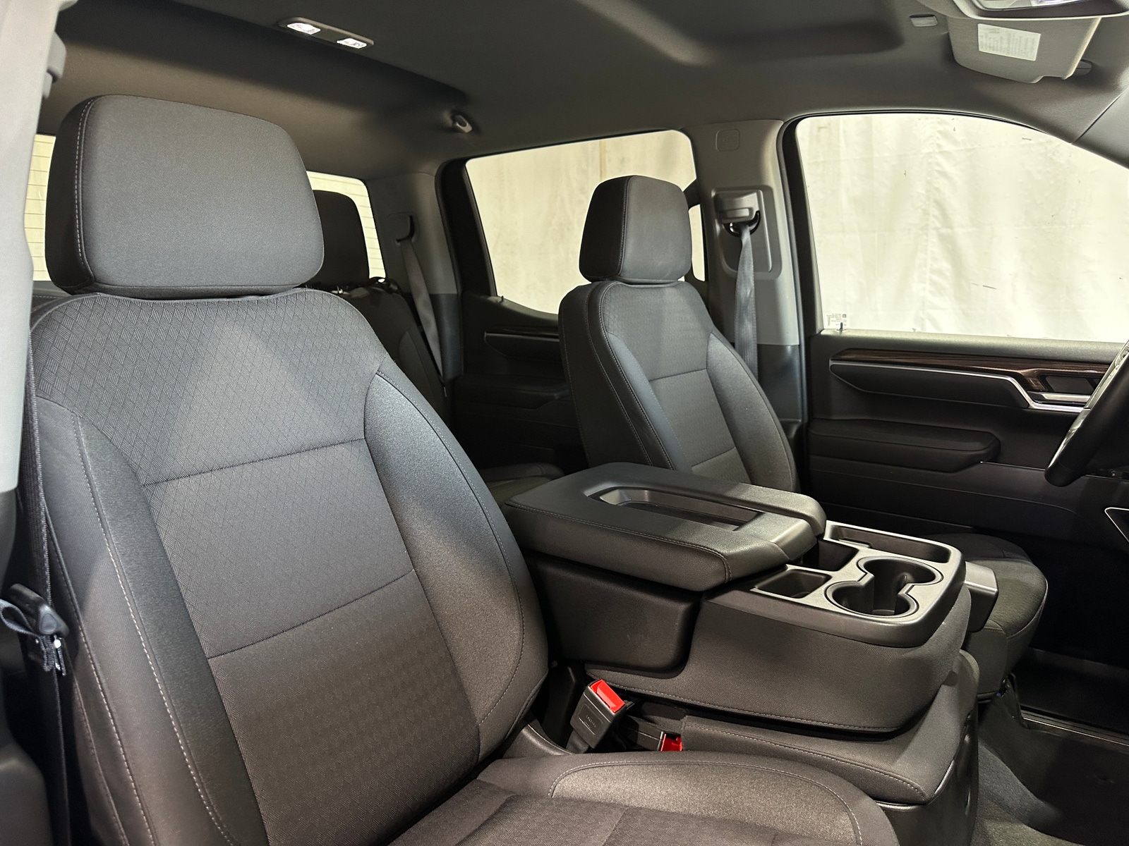 Thumbnail: 2025 Chevrolet Silverado 1500 - 2