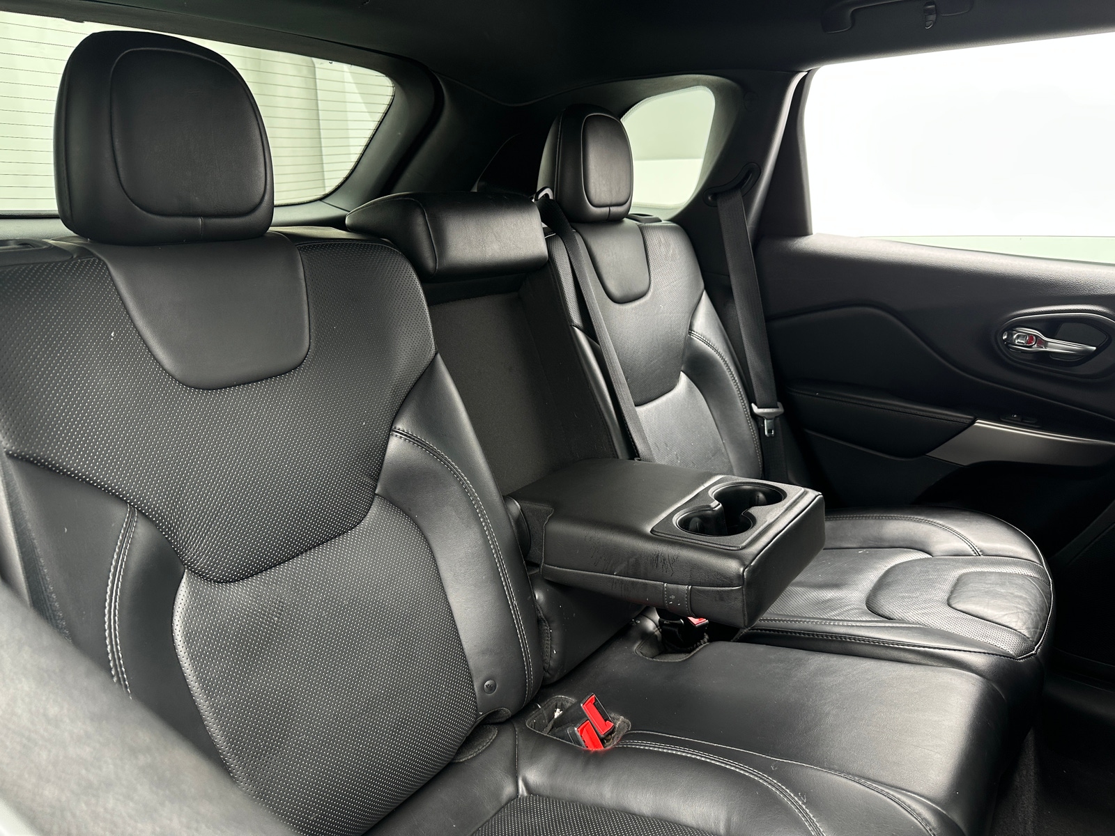 Thumbnail: 2019 Jeep Cherokee - 5