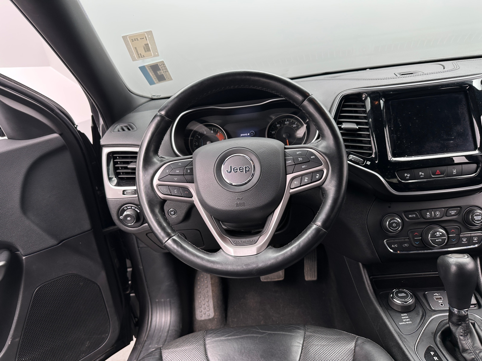 Thumbnail: 2019 Jeep Cherokee - 4