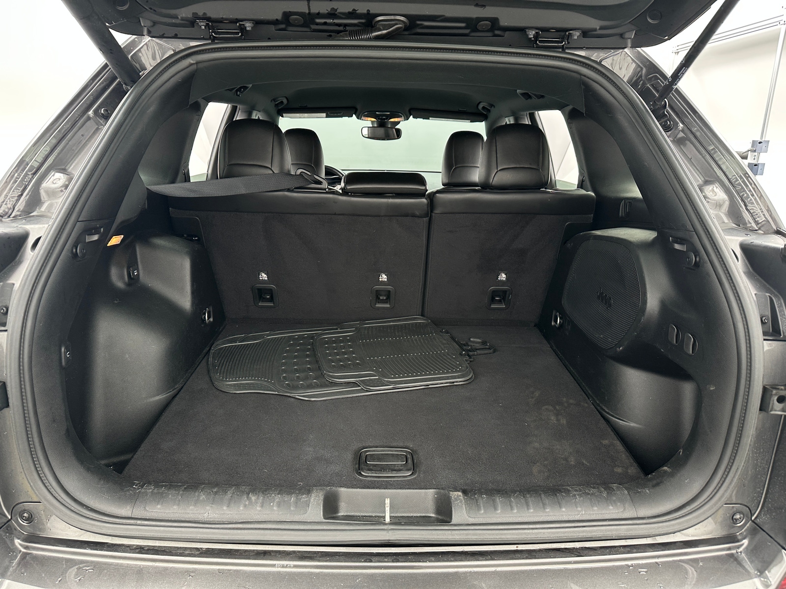 Thumbnail: 2019 Jeep Cherokee - 6