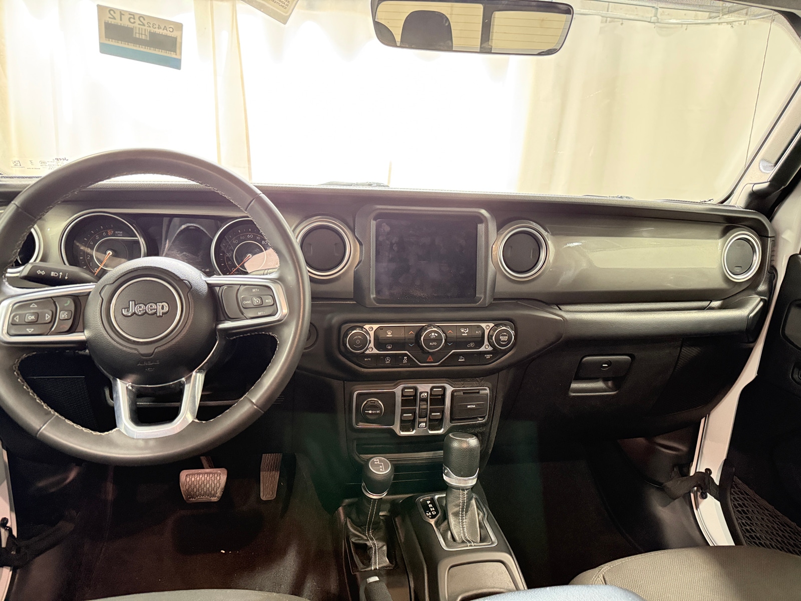 Thumbnail: 2023 Jeep Gladiator - 4