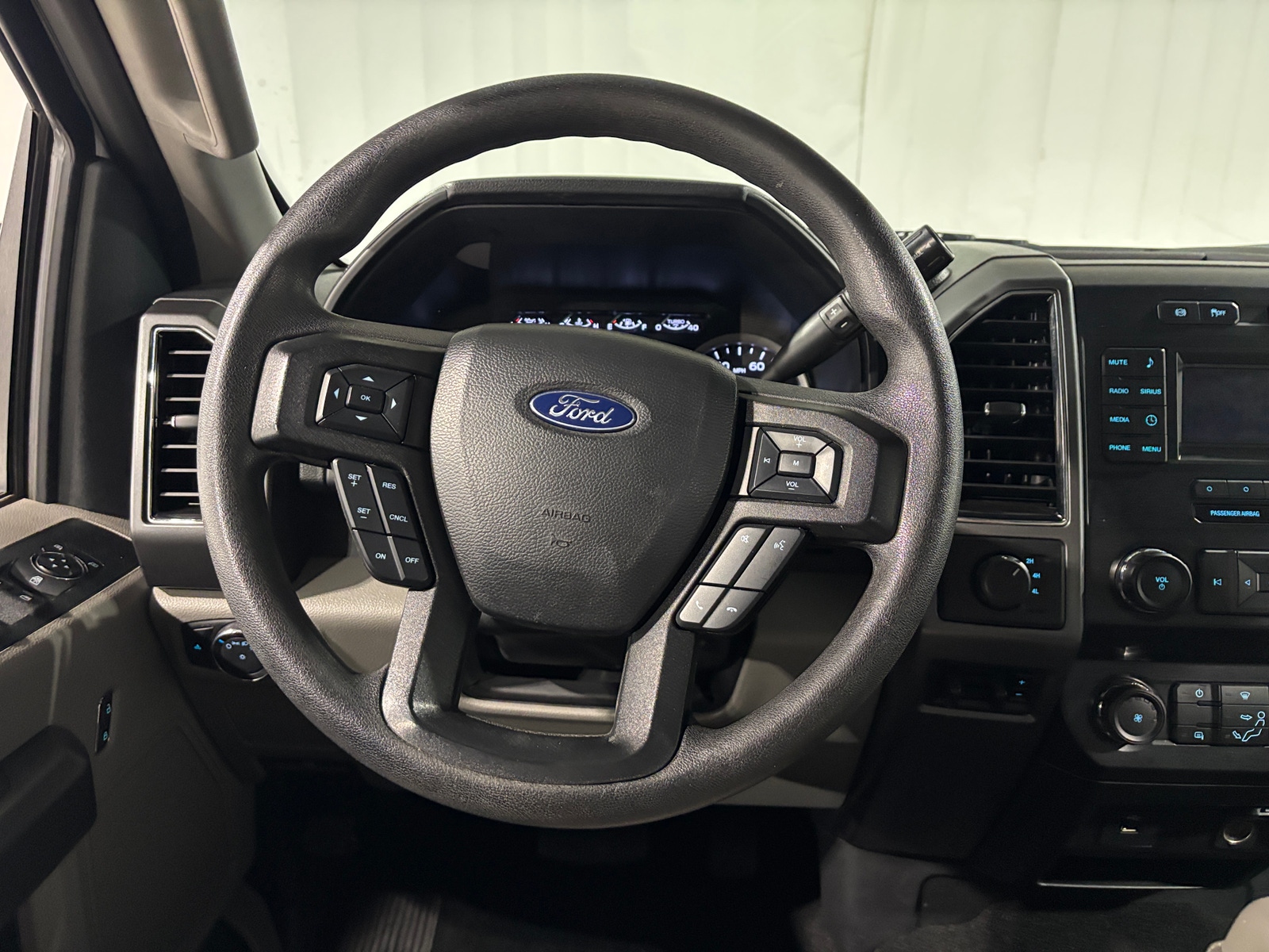 Thumbnail: 2019 Ford Econoline - 5