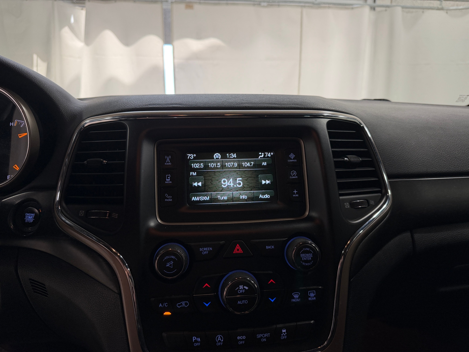 Thumbnail: 2017 Jeep Grand Cherokee - 4