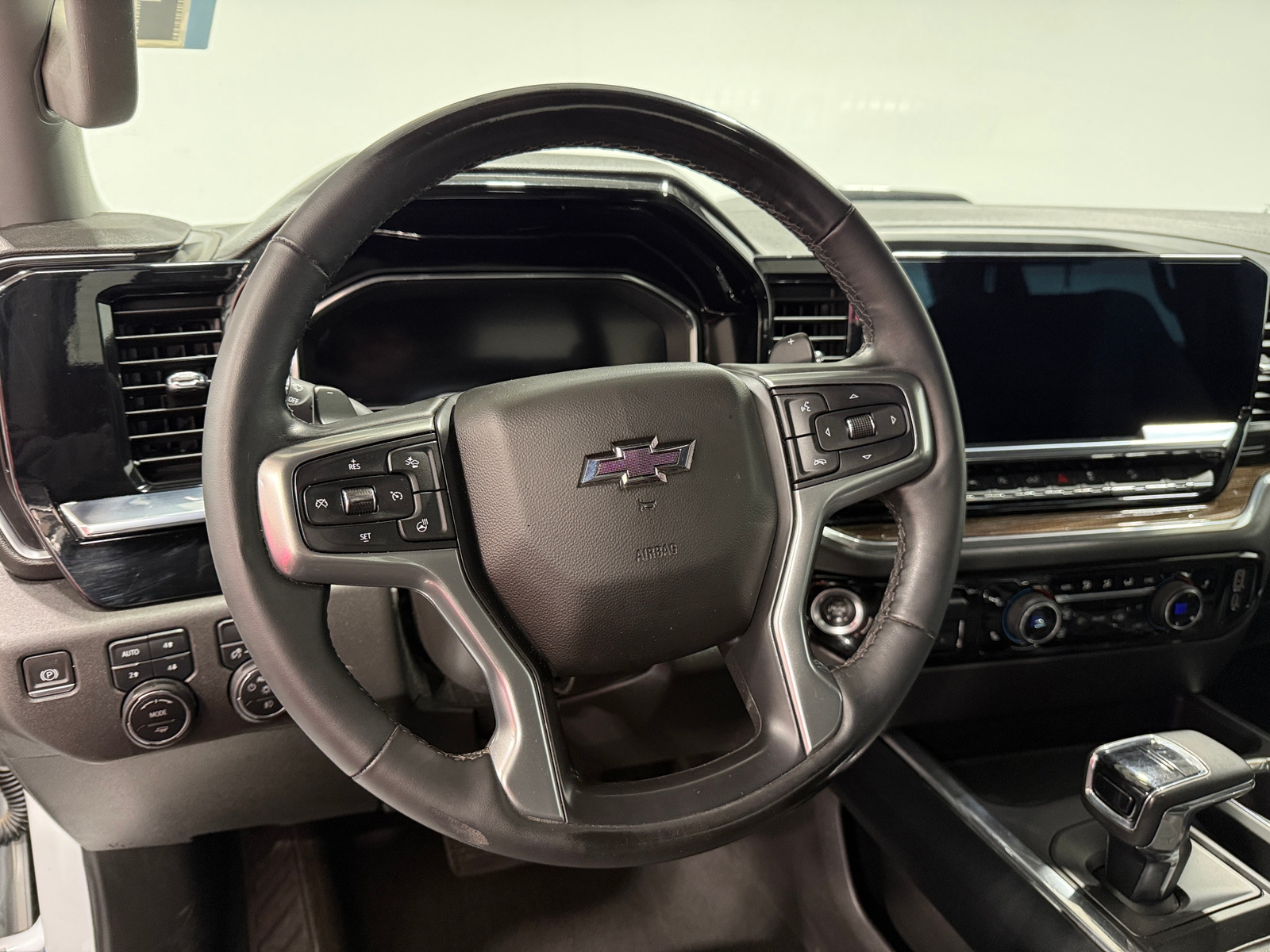 Thumbnail: 2023 Chevrolet Silverado 1500 - 5