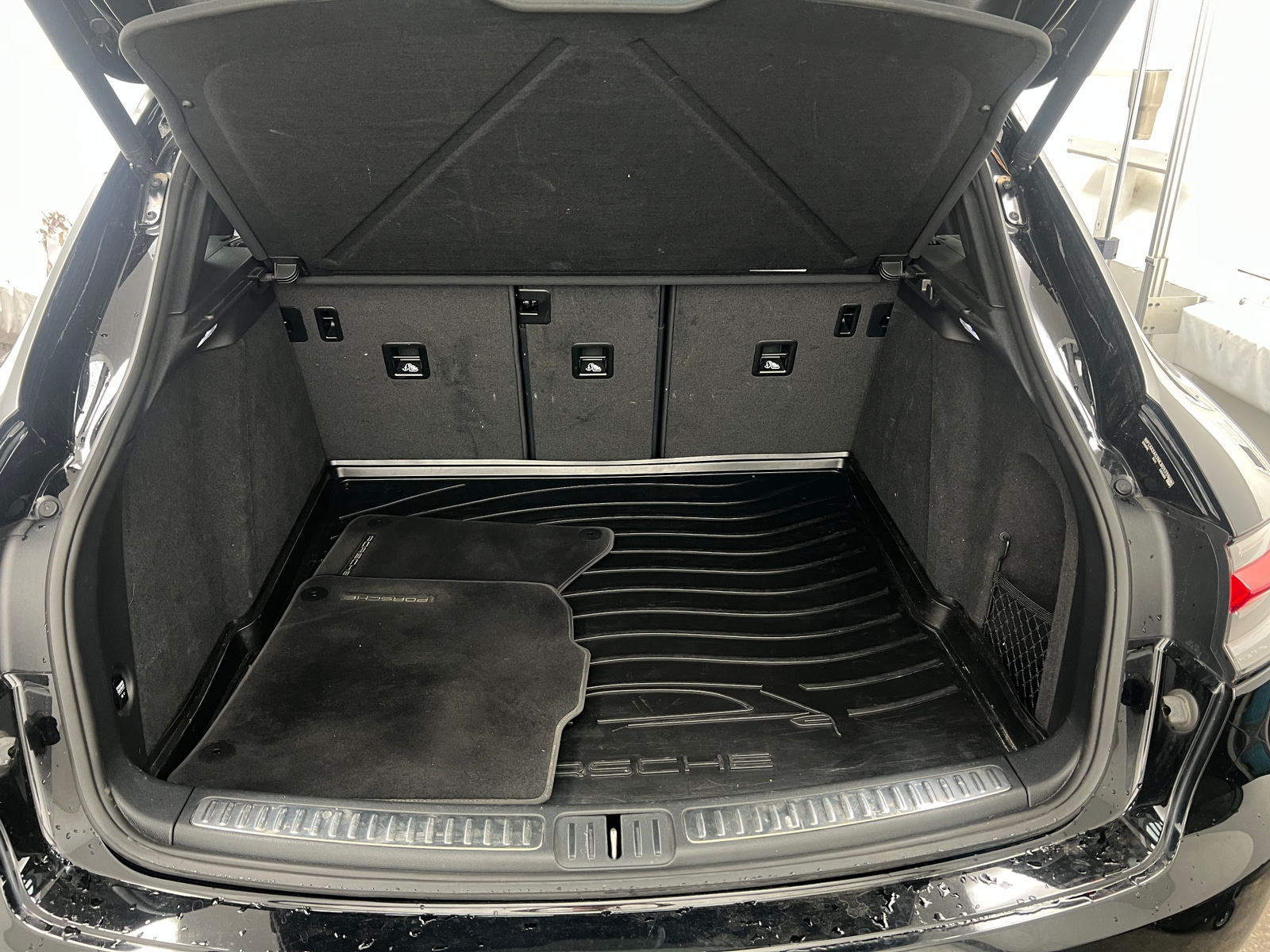 Thumbnail: 2021 Porsche Macan - 6