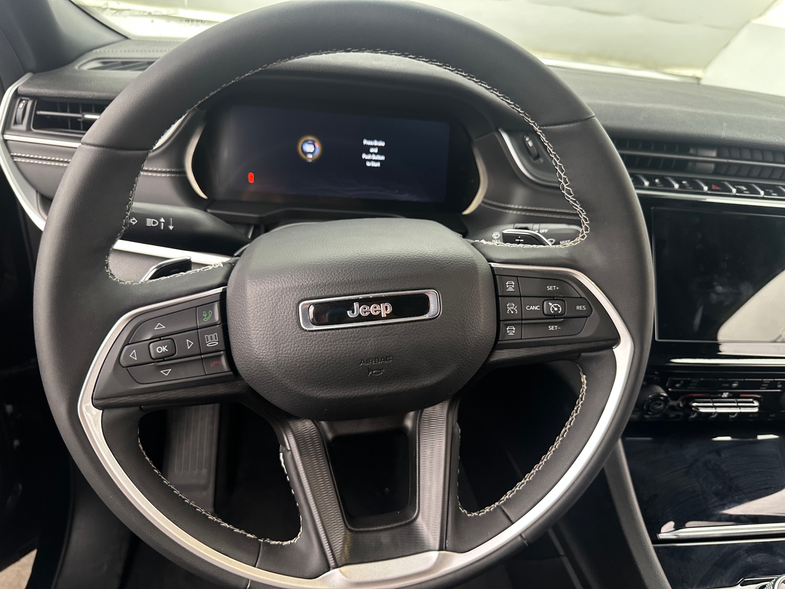 Thumbnail: 2024 Jeep Grand Cherokee - 4