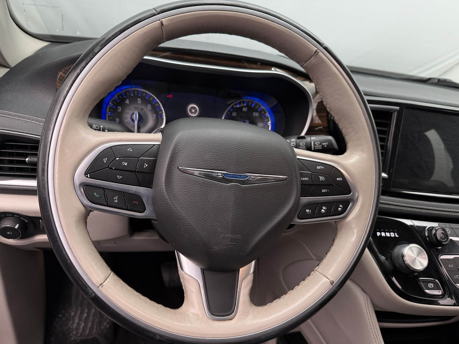 Thumbnail: 2021 Chrysler Pacifica - 4