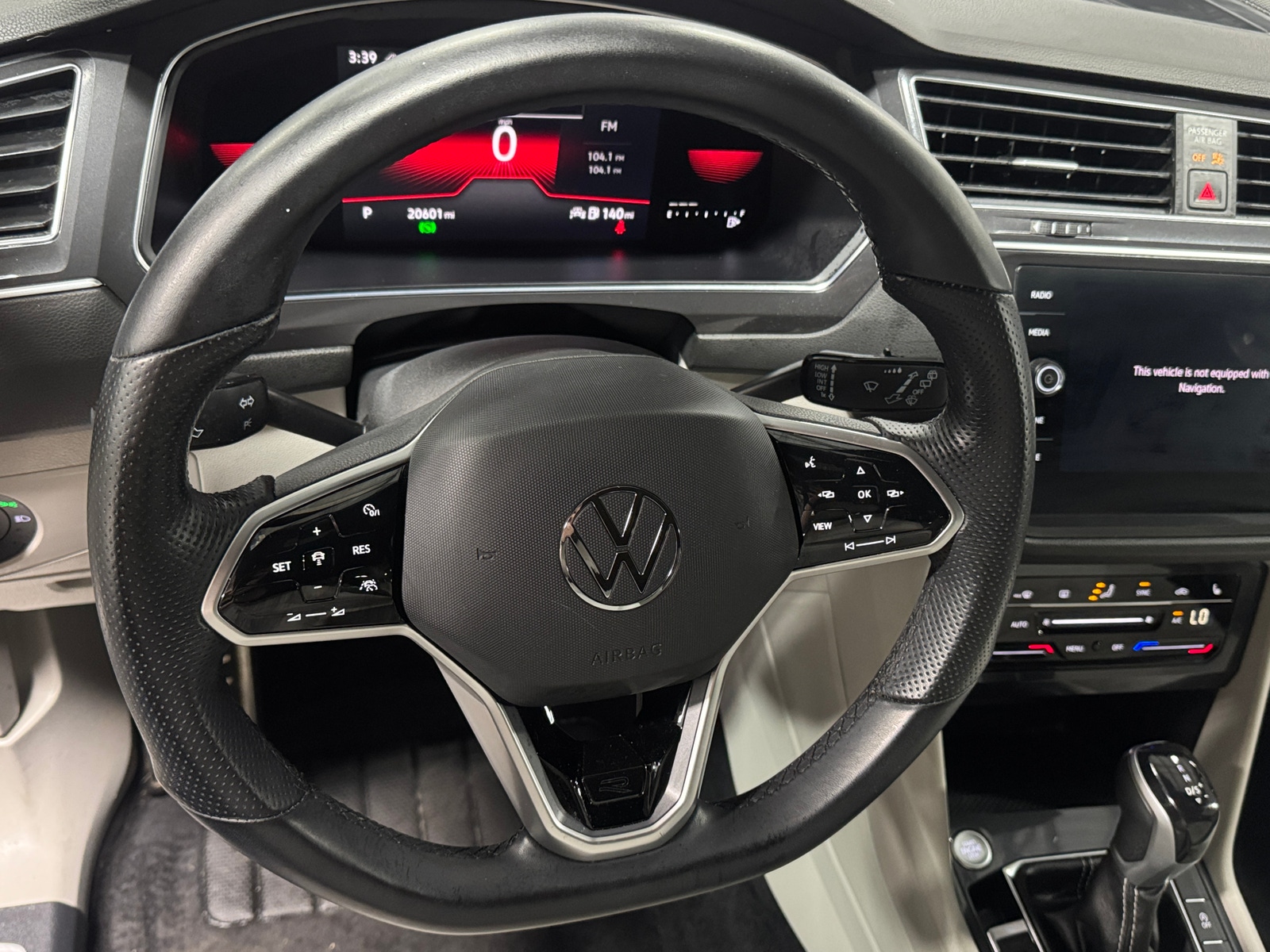Thumbnail: 2022 Volkswagen Tiguan - 4