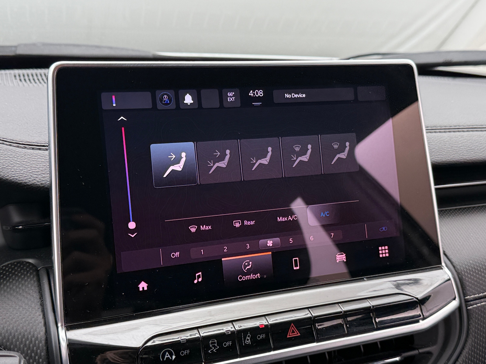 Thumbnail: 2022 Jeep Compass - 4