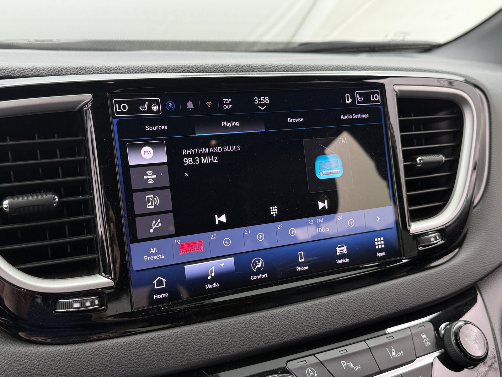 Thumbnail: 2025 Chrysler Pacifica - 3