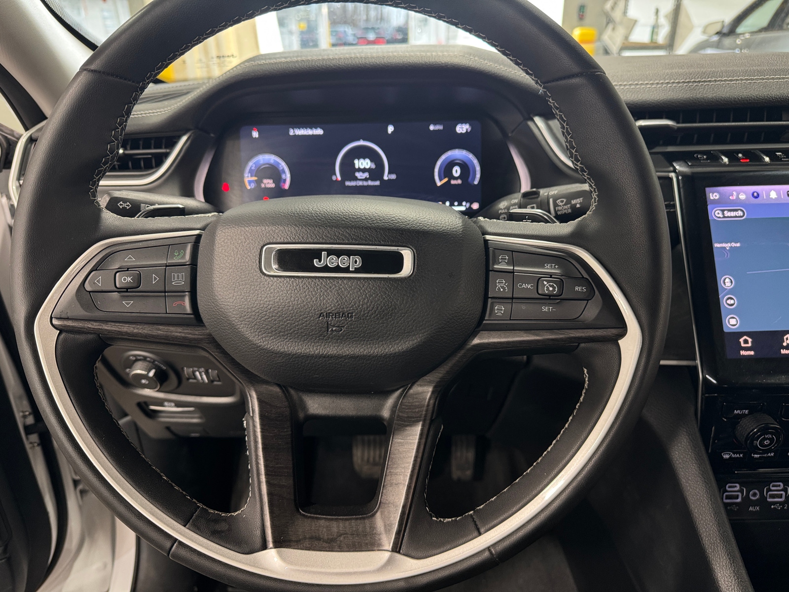 Thumbnail: 2023 Jeep Grand Cherokee - 4