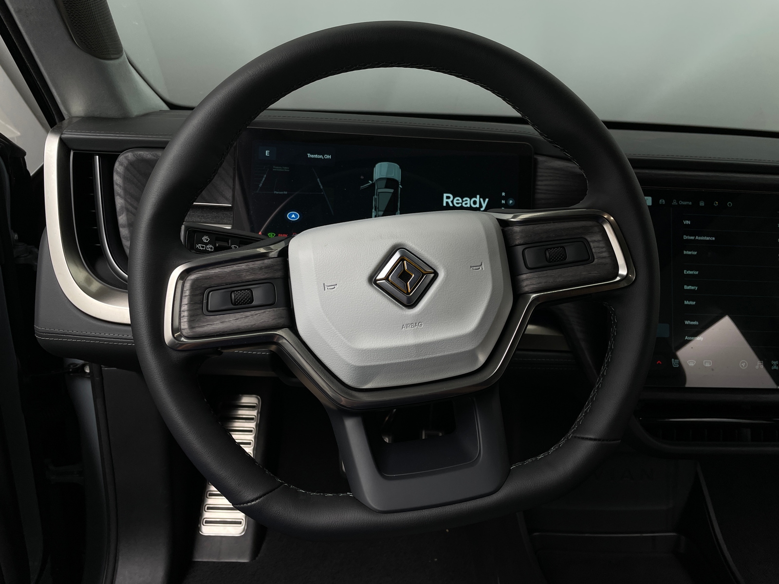 Thumbnail: 2023 Rivian R1S - 4