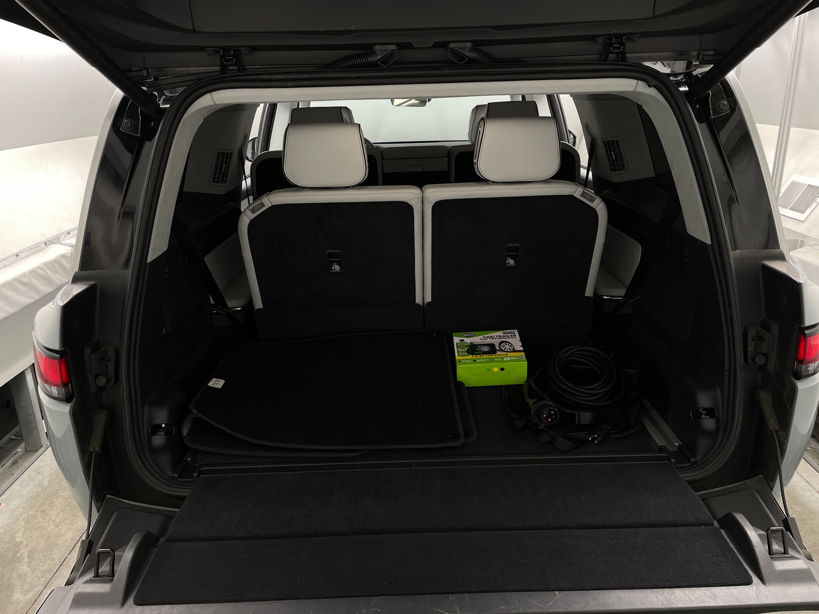 Thumbnail: 2023 Rivian R1S - 6