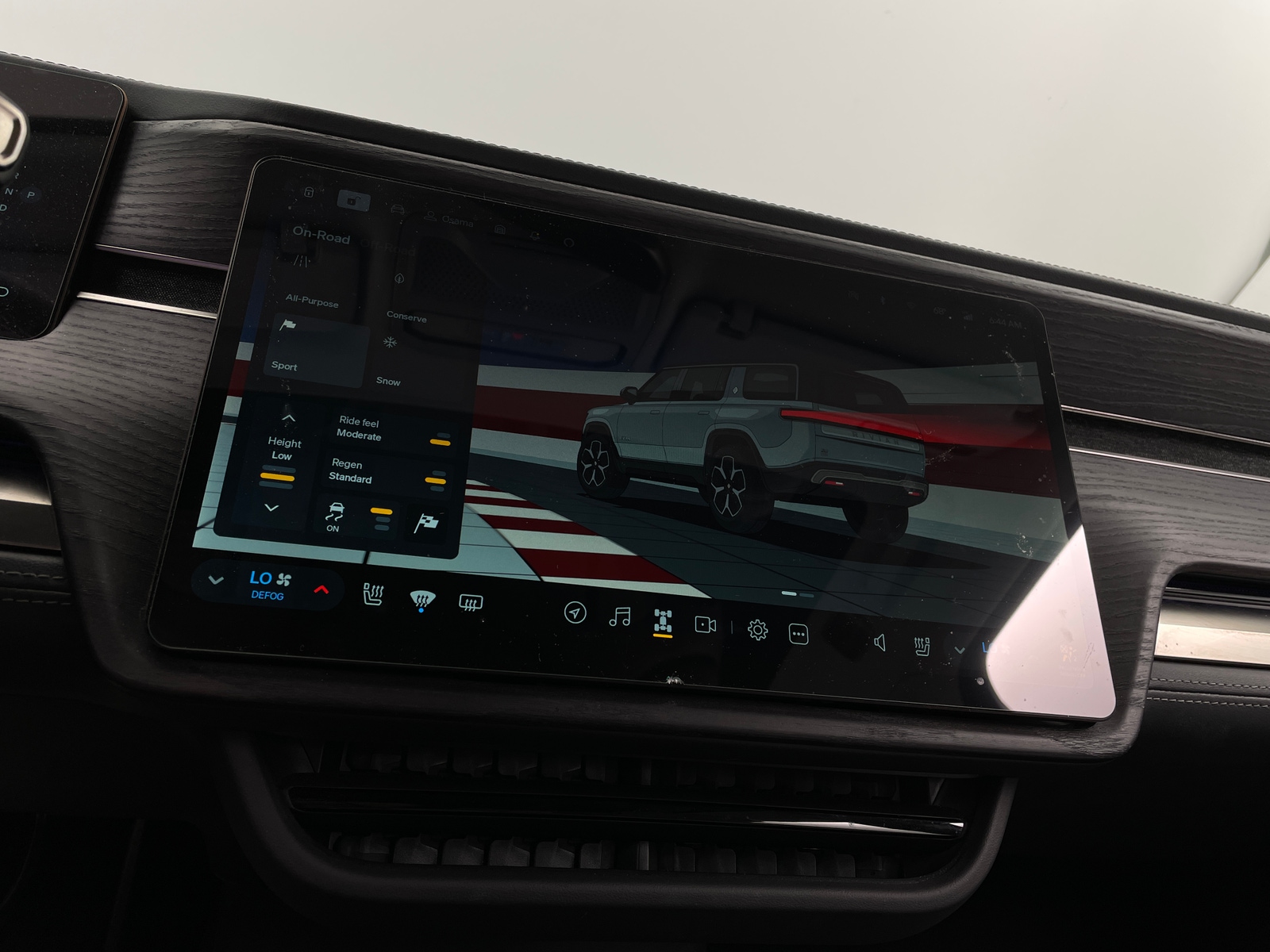 Thumbnail: 2023 Rivian R1S - 3