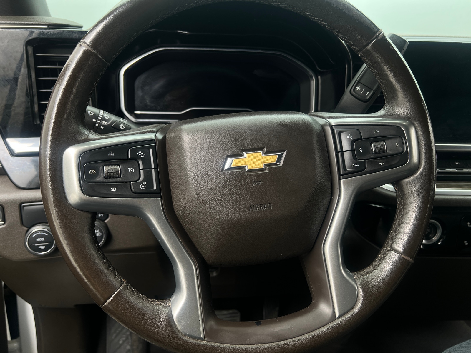 Thumbnail: 2022 Chevrolet Silverado 1500 - 5