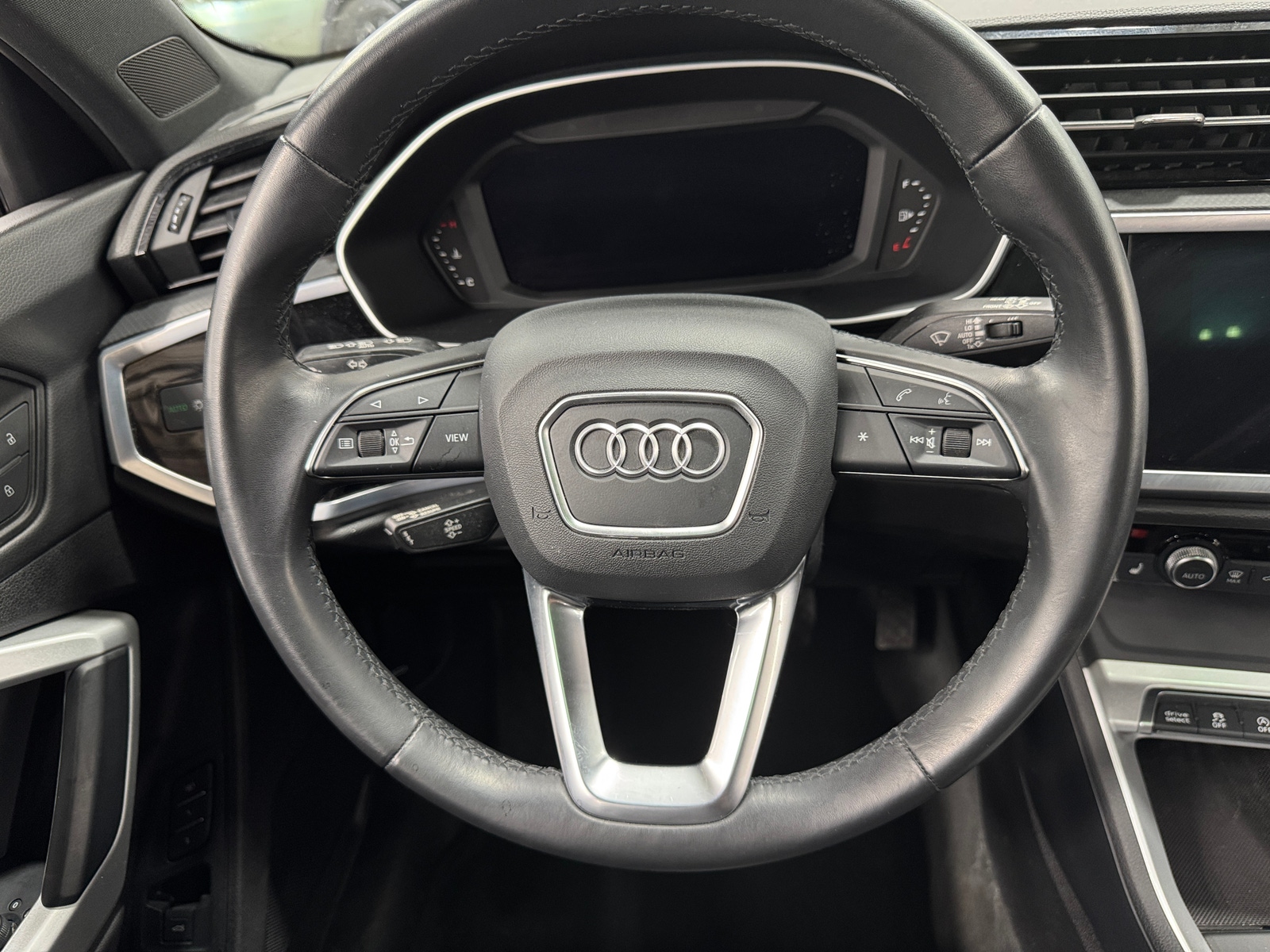 Thumbnail: 2022 Audi Q3 - 4