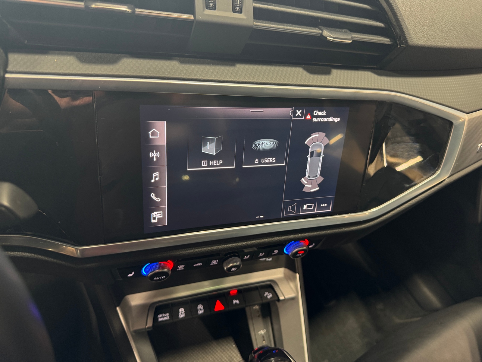 Thumbnail: 2022 Audi Q3 - 3