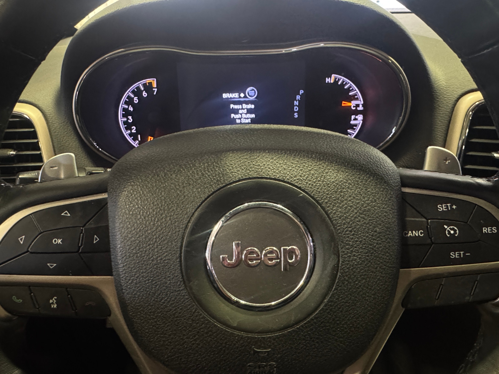 Thumbnail: 2015 Jeep Grand Cherokee - 5