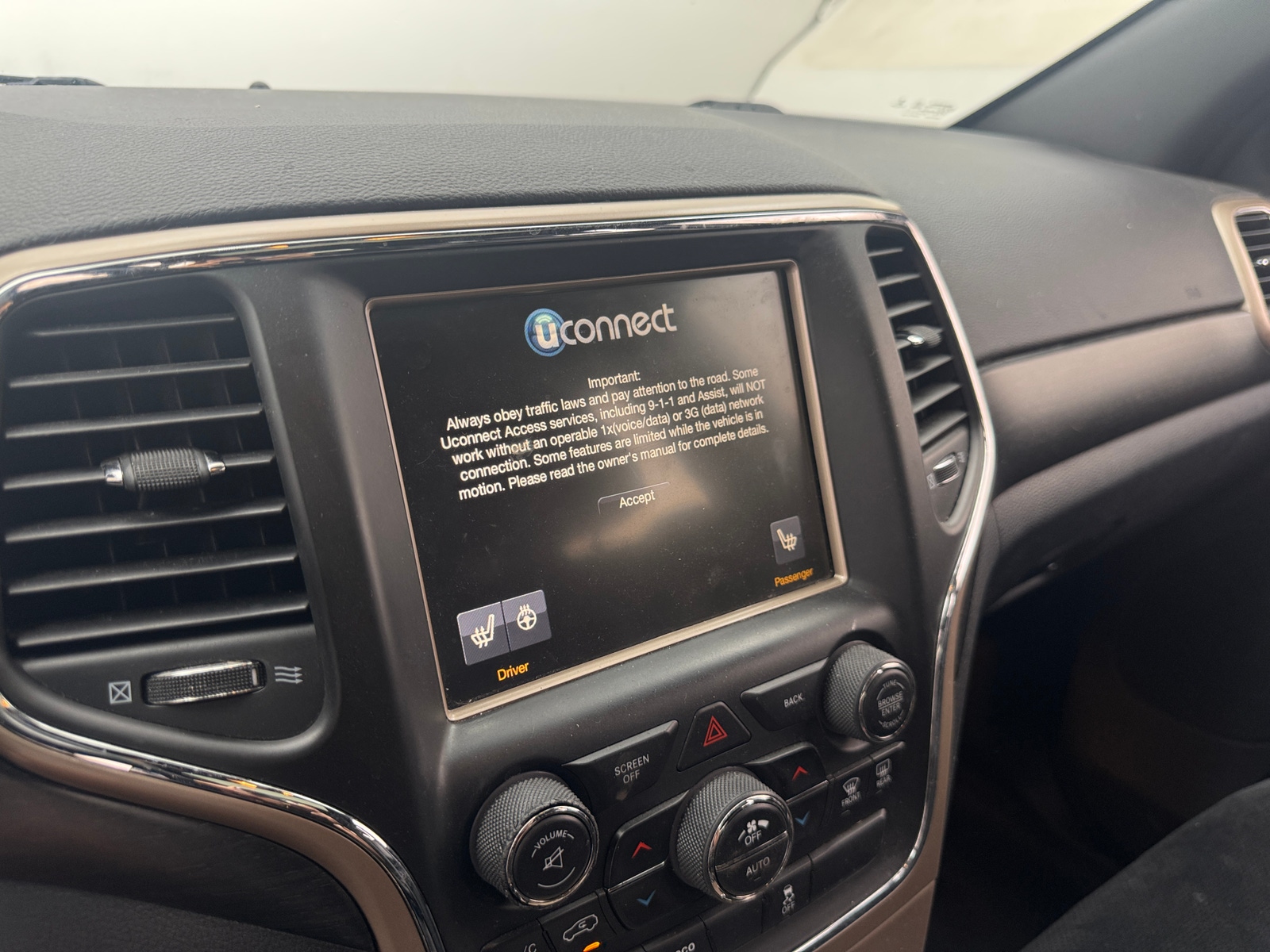 Thumbnail: 2015 Jeep Grand Cherokee - 4