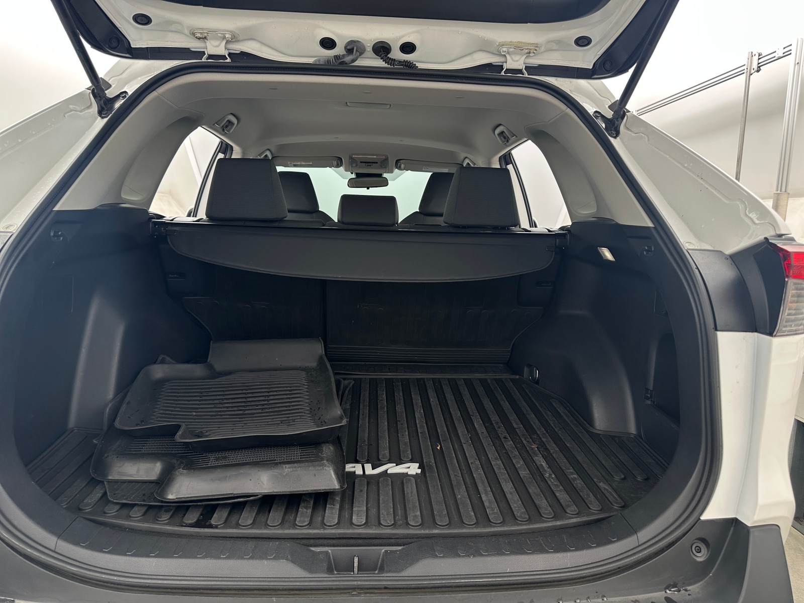 Thumbnail: 2022 Toyota RAV4 - 7