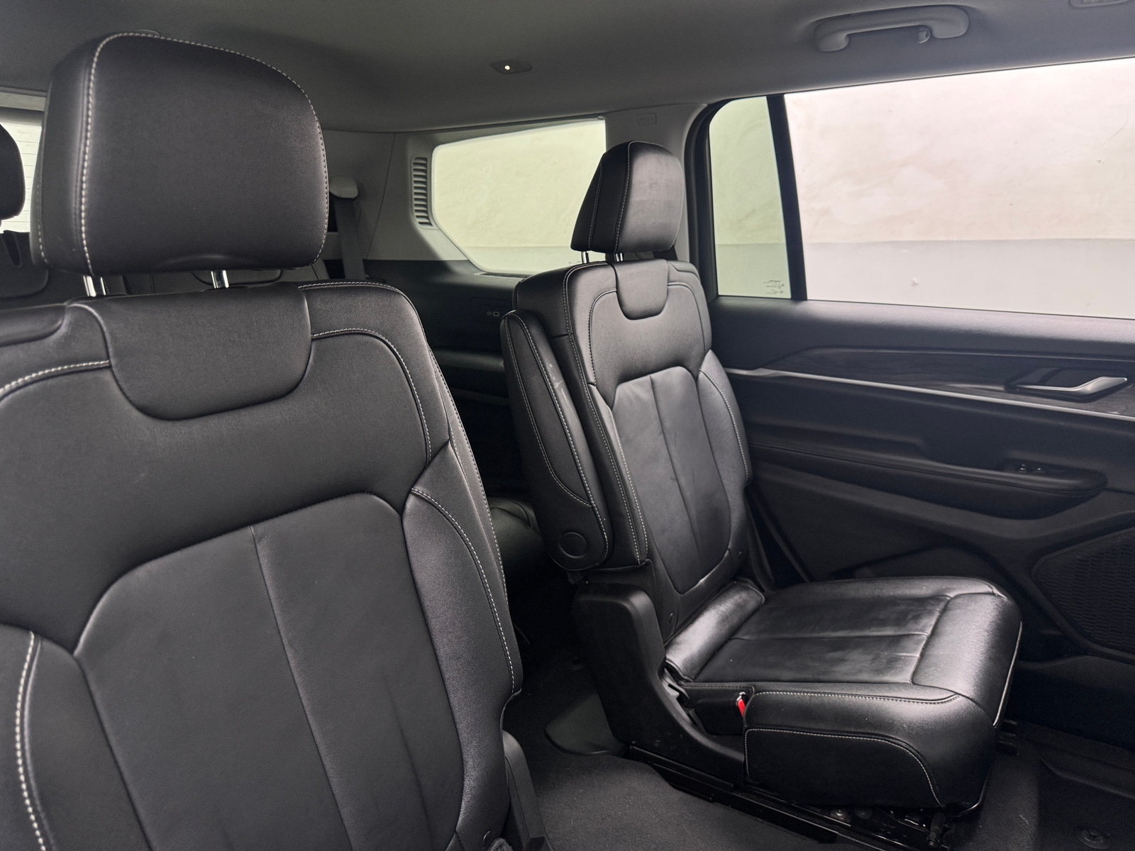 Thumbnail: 2023 Jeep Grand Cherokee L - 5