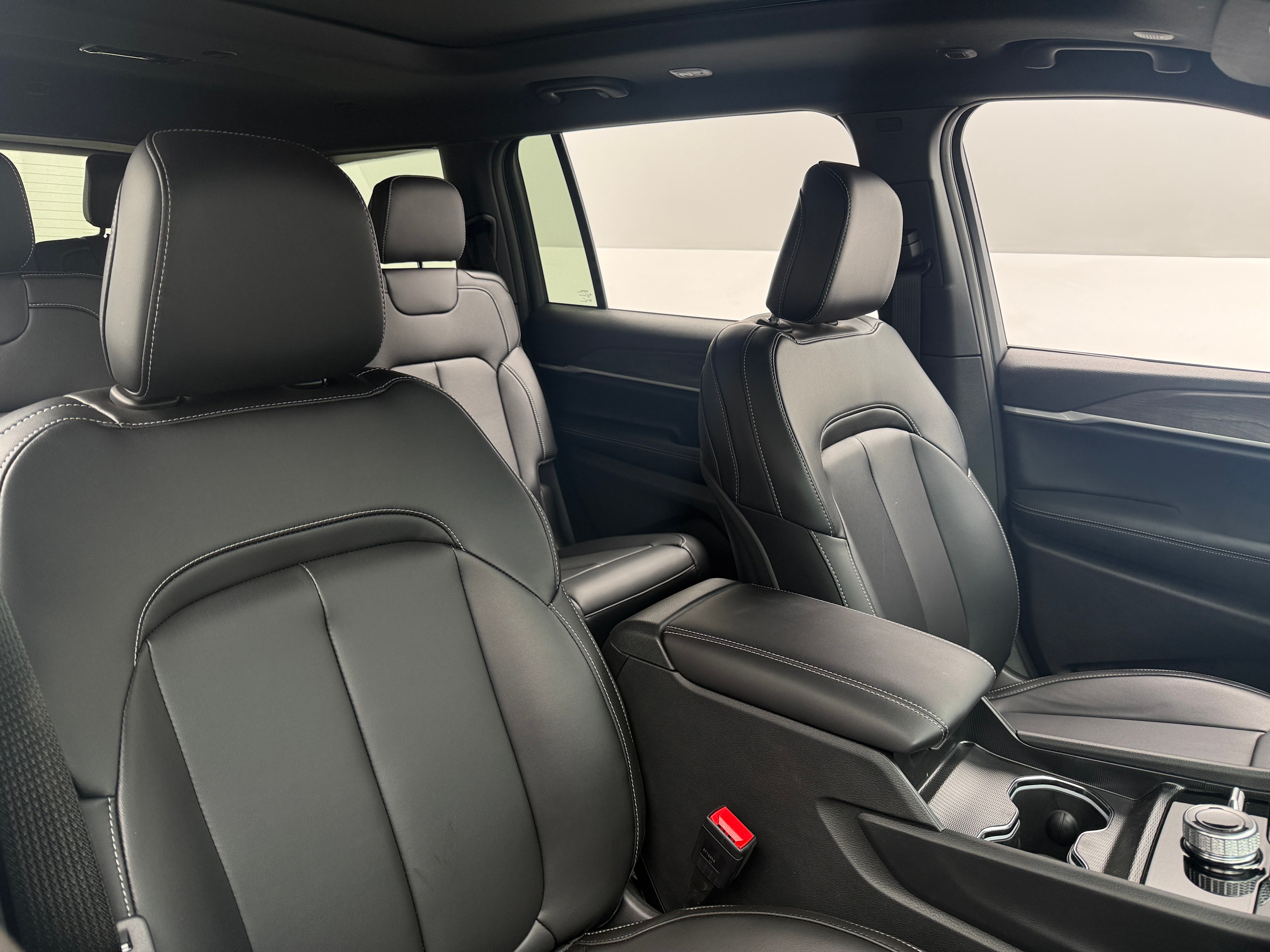 2026 Jeep Grand Cherokee L Limited 4x4's photo